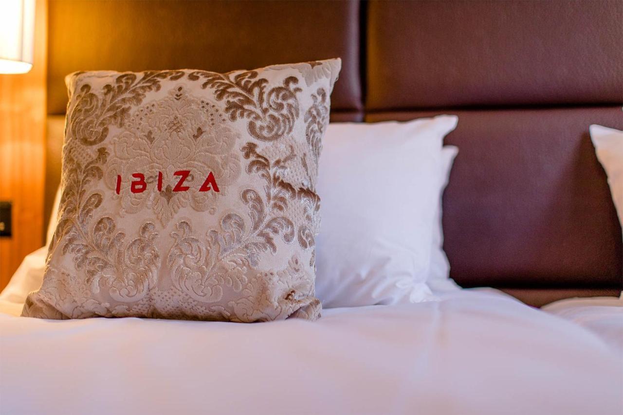 לס דה-אלפס Madame Vacances Hotel Ibiza מראה חיצוני תמונה